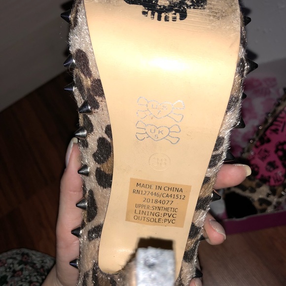 Leopard Heels - Picture 2 of 3